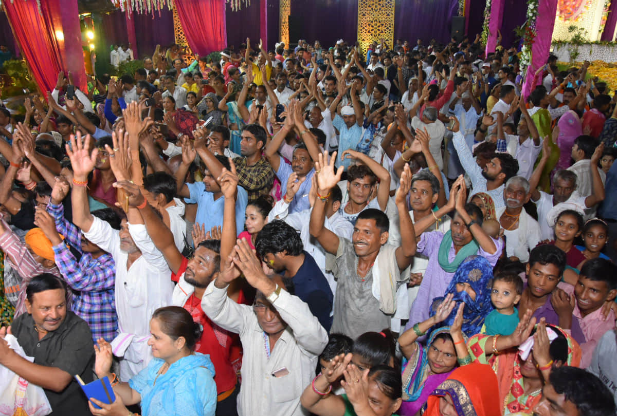 famous Chhappan Bhog dedicated to ISRO for moon mission in mathura