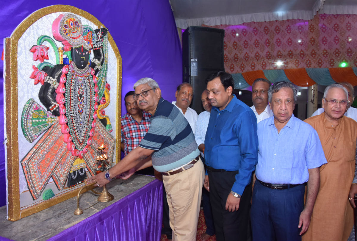 famous Chhappan Bhog dedicated to ISRO for moon mission in mathura