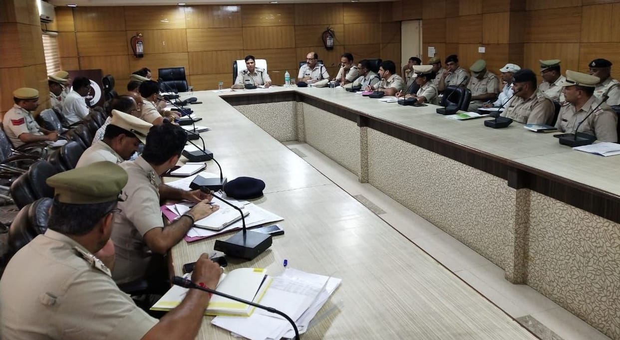 Crime,meeting,police,gangster,Papla,sp