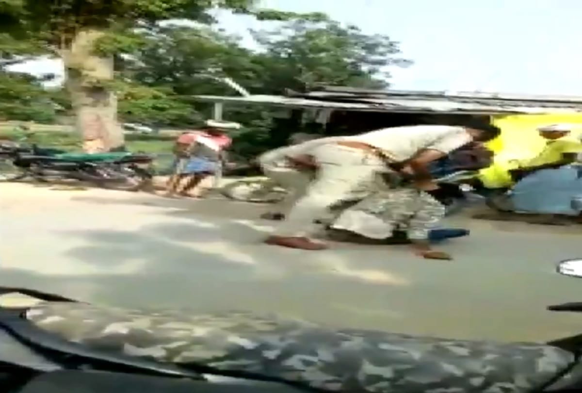 Man thrashed by two police personnel in Siddharthnagar over alleged traffic violation