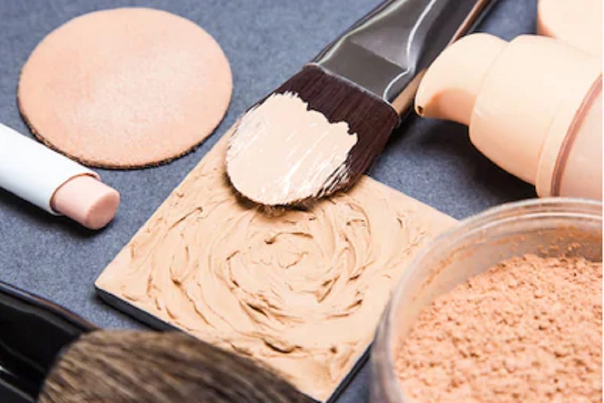 when applying foundation on your face, remember these 5 foundation hacks