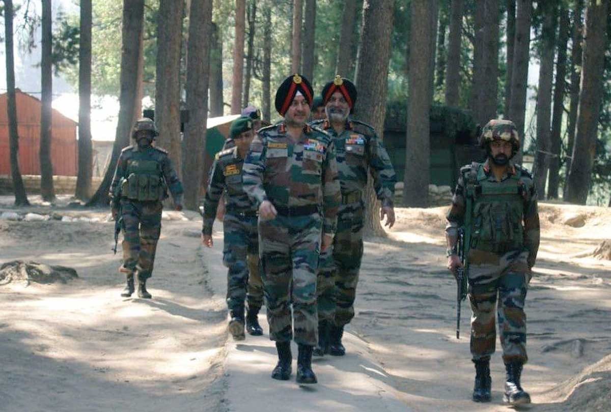 Lt General Ranbir Singh visited the Kashmir Valley to review prevailing security situation