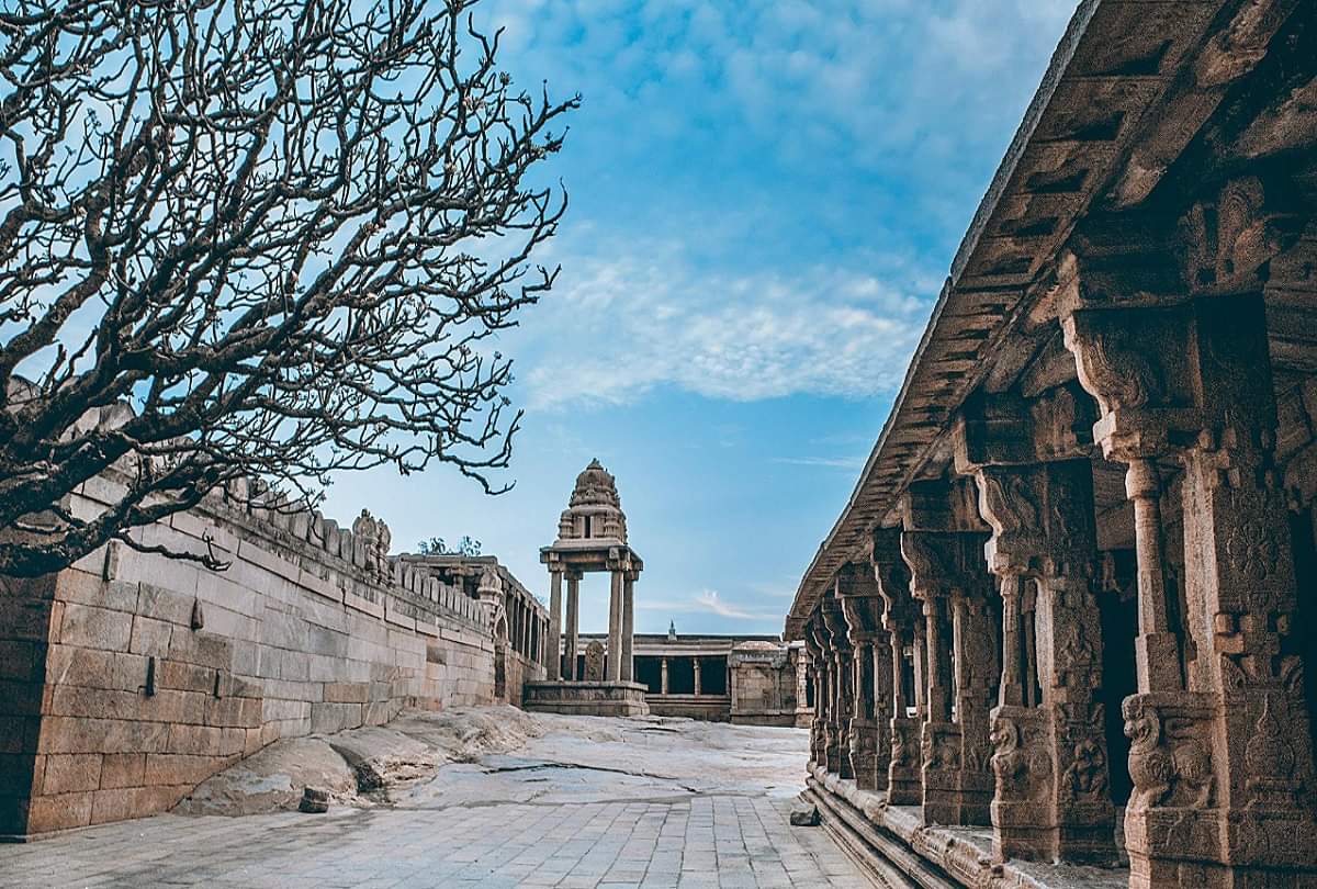 Lepakshi Temple Mystery of the hanging pillars of Veerabhadra Temple Andhra Pradesh