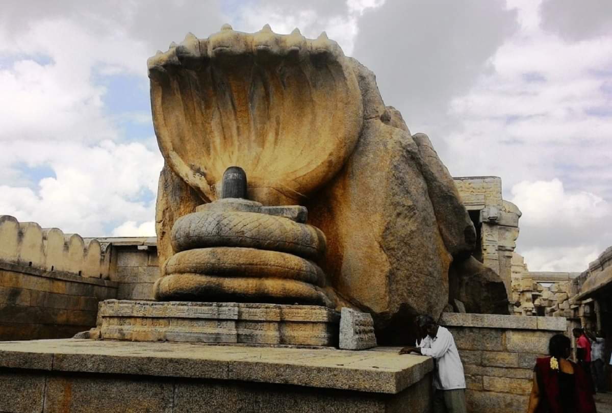 Lepakshi Temple Mystery of the hanging pillars of Veerabhadra Temple Andhra Pradesh