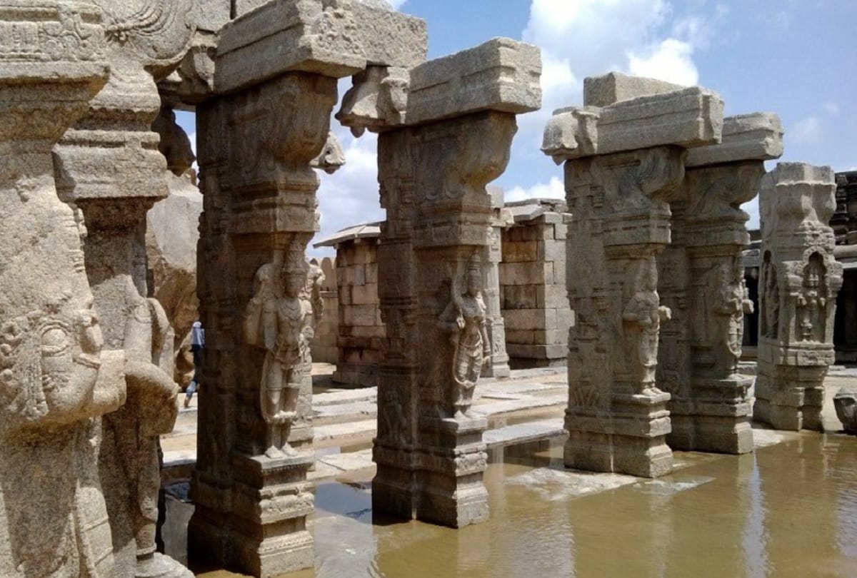 mysterious lepakshi temple hanging pillar of veerabhadra temple andhra pradesh