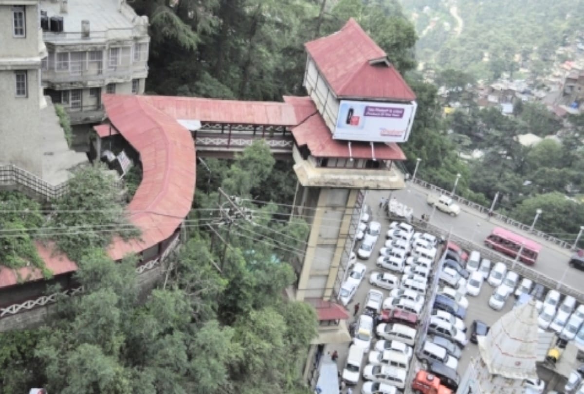 Five people were stranded for 20 minutes in the new lift of the Tourism shimla