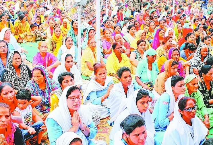 Satguru Mata Sudiksha Given Message Of Humanity In Pathankot