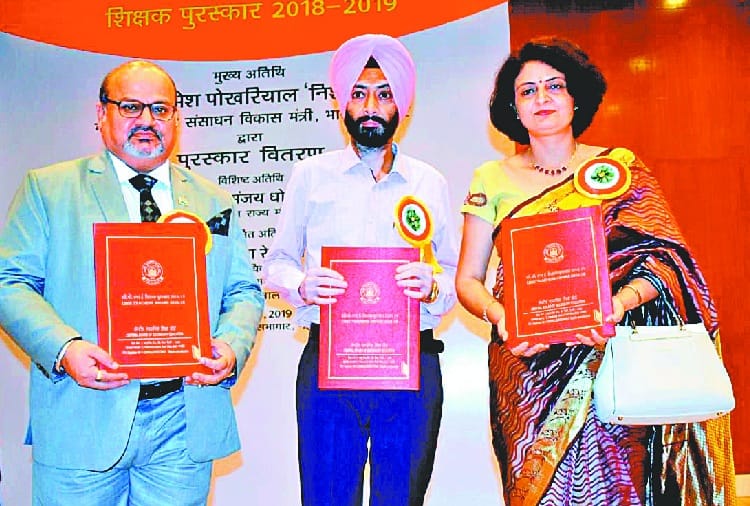 three teachers got cbse national awards in delhi
