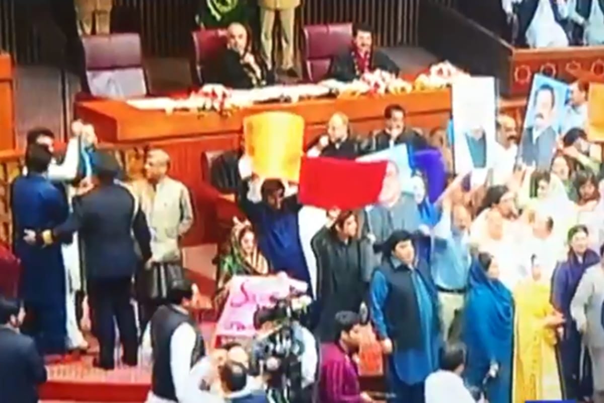 uproar in pakistan parliament, opposition raise go niyazi slogans and mps hit each other with fist