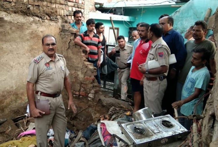 Three people Died due to House Roof Falling at pathankot of Punjab