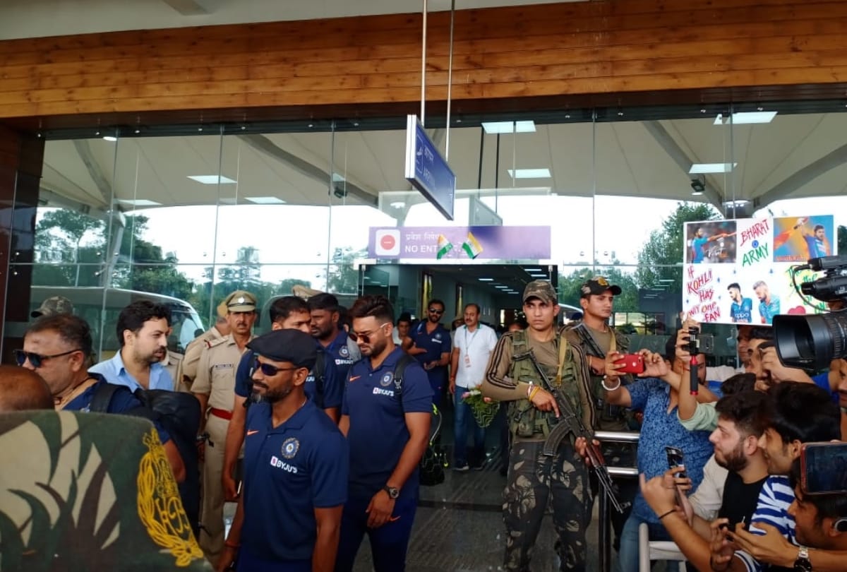 Team India reached in Dharamshala for  t20 match with south africa in HPCA Stadium
