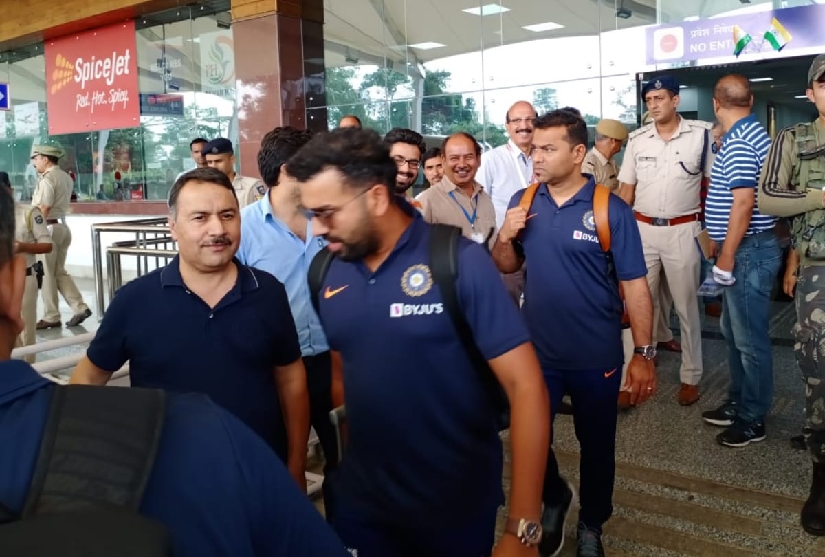 Team India reached in Dharamshala for  t20 match with south africa in HPCA Stadium