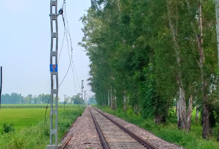 Many Trains Affected Due To Breakdown Of Panipat-Rohtak Power line
