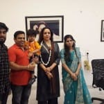 हेमा मालिनी के साथ गुरु उपाध्याय व उसका परिवार