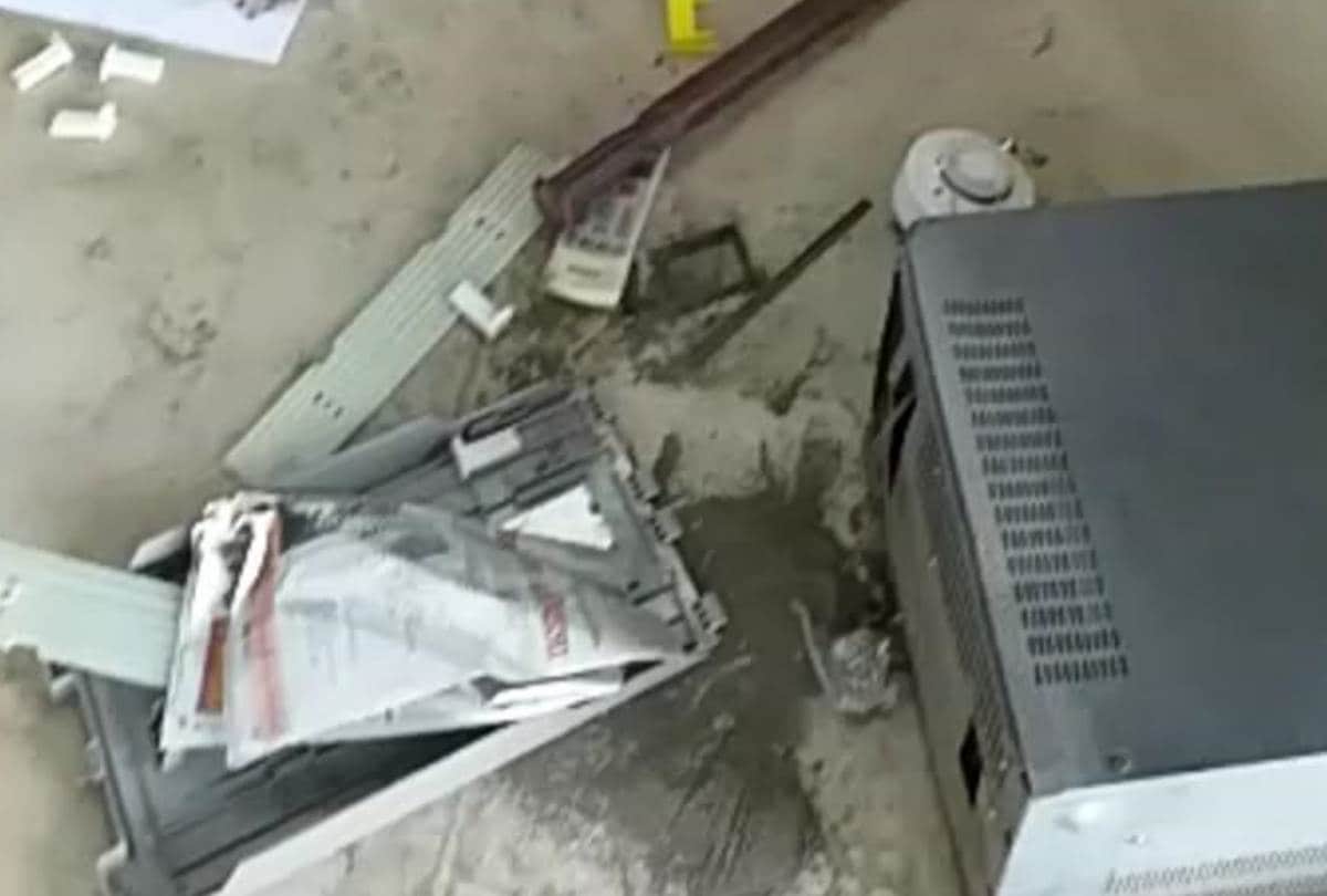 man attacked in ATM booth