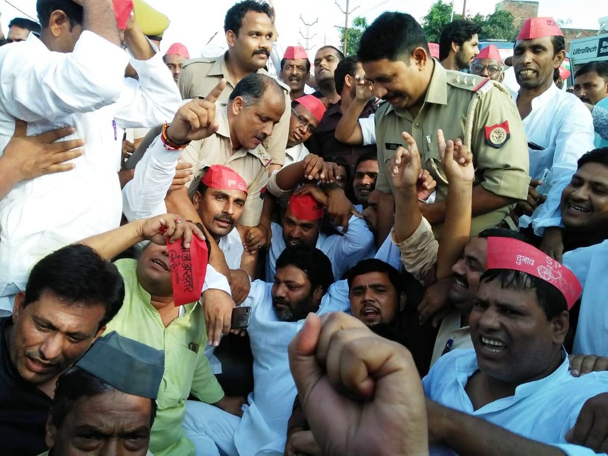 ex minister kmal akhter aressted on the way of rampur