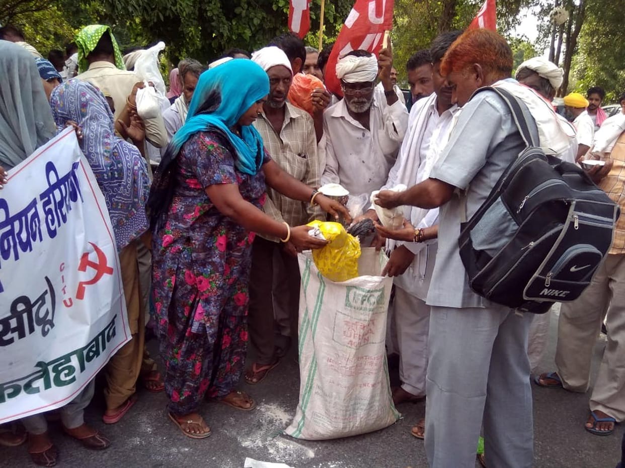 protest, flour send to cm, workers, fatehabad