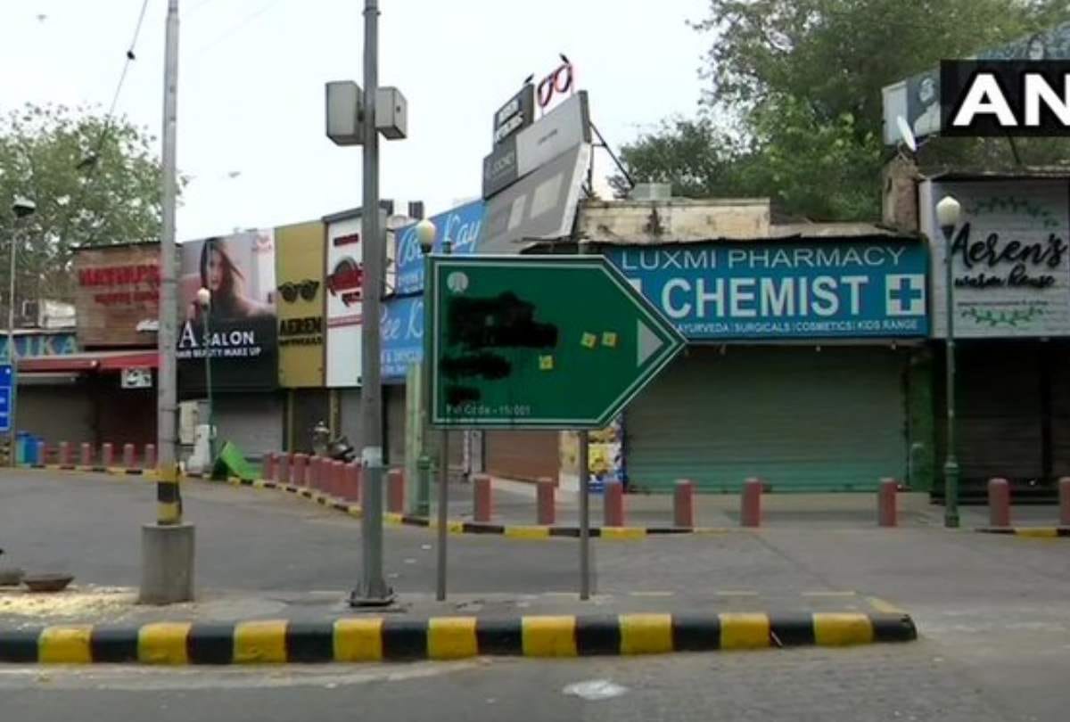delhi hindu sena blackened babar road sign board at bengali market demand name change