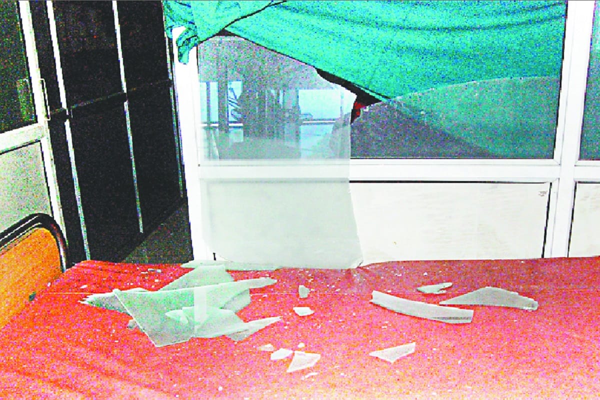 Ruckus in hospital after a child death and case registered against many peoples in Bijnor