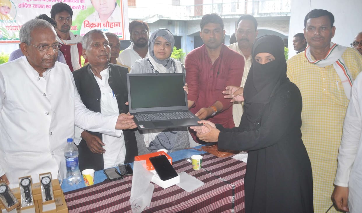 Successful contestants honored in general knowledge competition