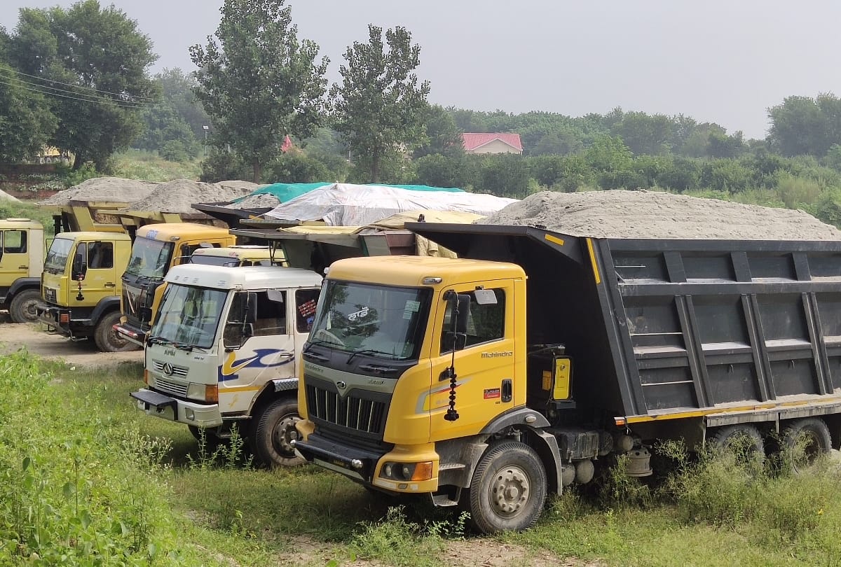 Illegal Mining in Swan River Una Five Vehicles Seized by Una Police