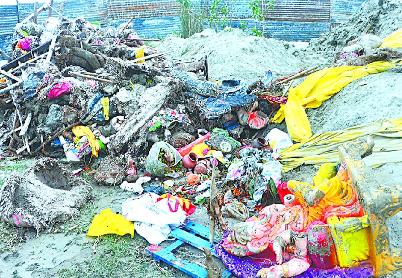 plight of idols and ghats of Ganesh Visarjan
