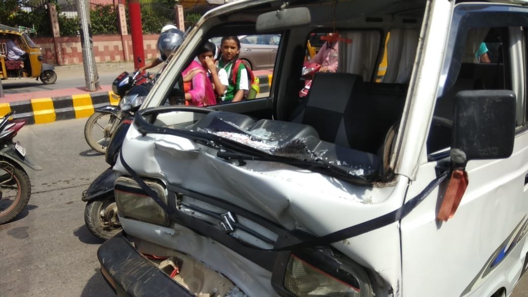 School van collided