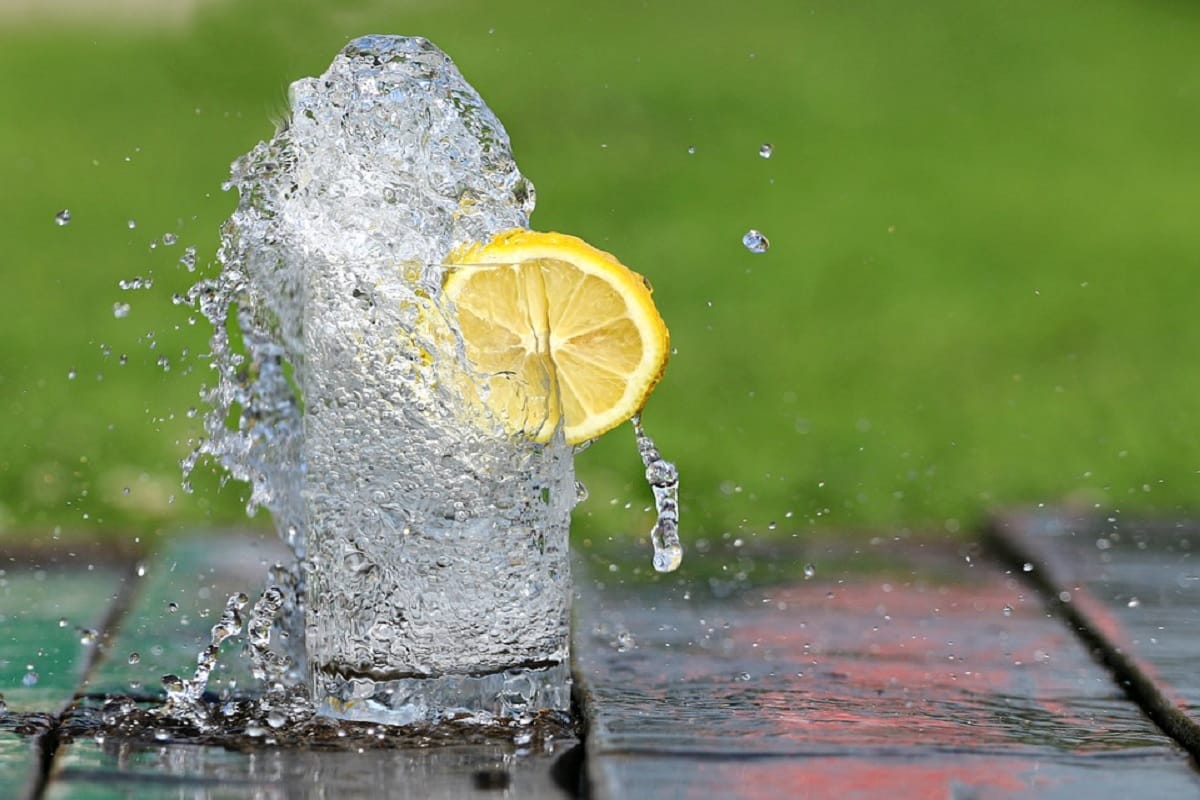 5 health benefits of lemon for acidity reflux