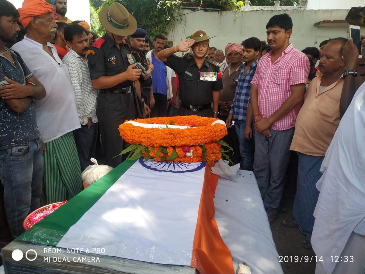 Dead body of military personnel deployed in Goa reached home medinipur ghazipur