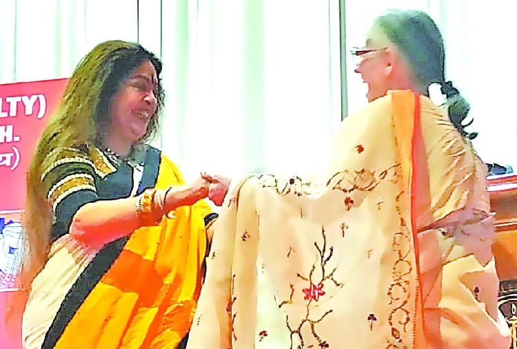 challan price not reduce in chandigarh - kirron kher