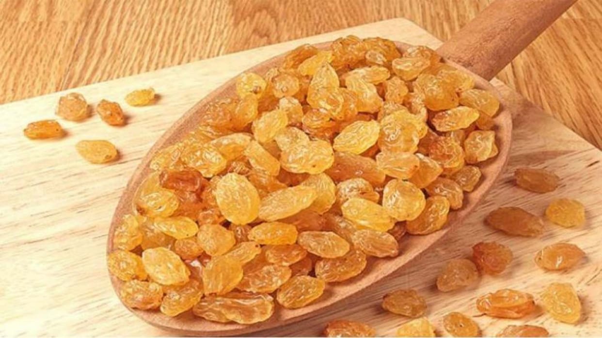 raisins health benefits kishmish khane ke fayde