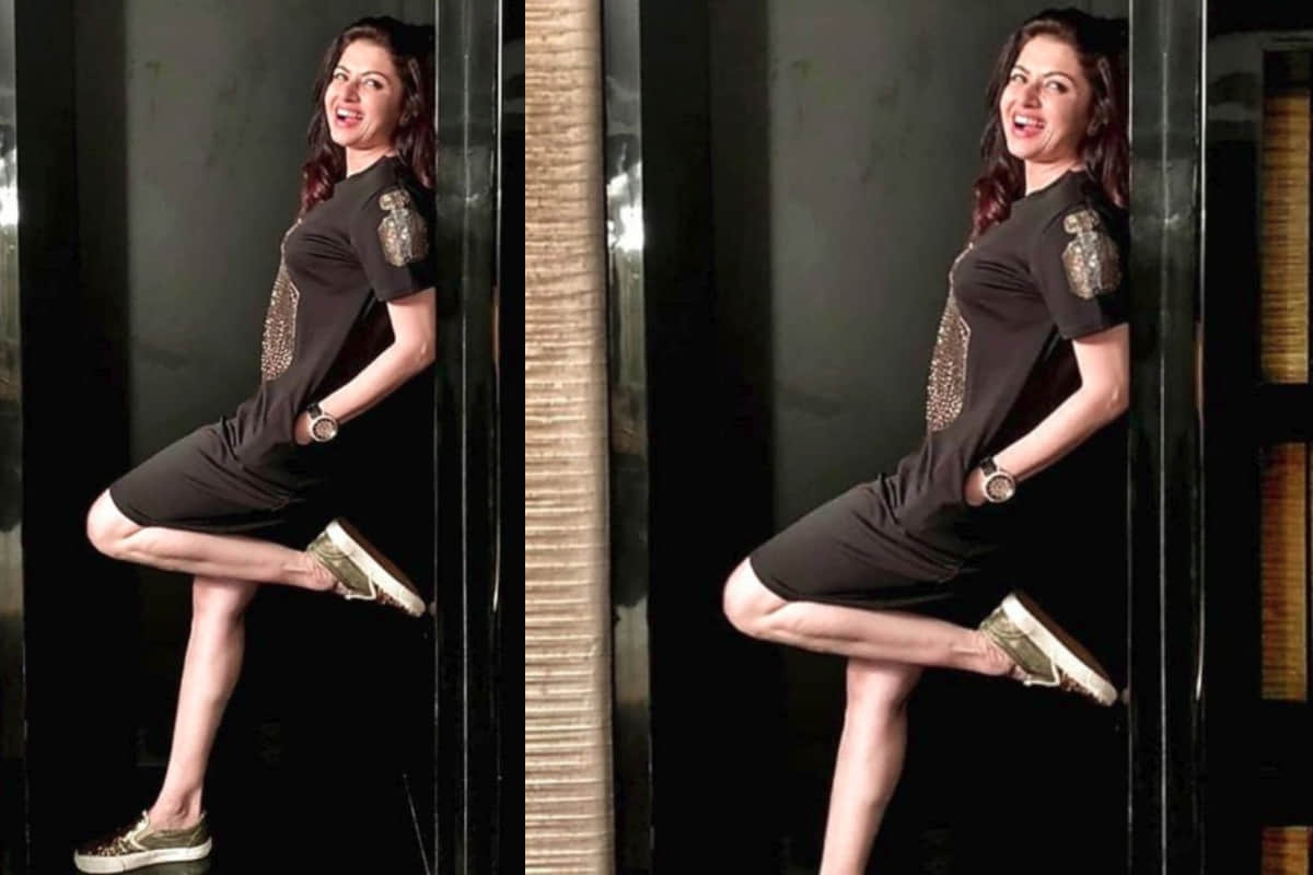 maine pyaar kiya actress 50 years old bhagyashree looks gorgeous in every look