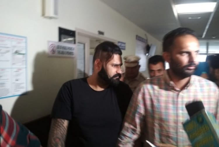 Singer Elle Mangat Sent in Judicial Custody by Mohali Court, rammy randhawa