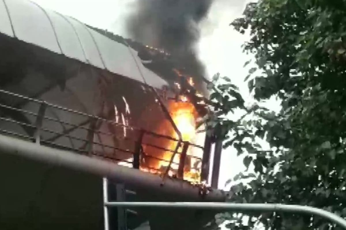 Fire breaks out on skywalk of Cotton Green railway station in Mumbai, fire tenders are on spot