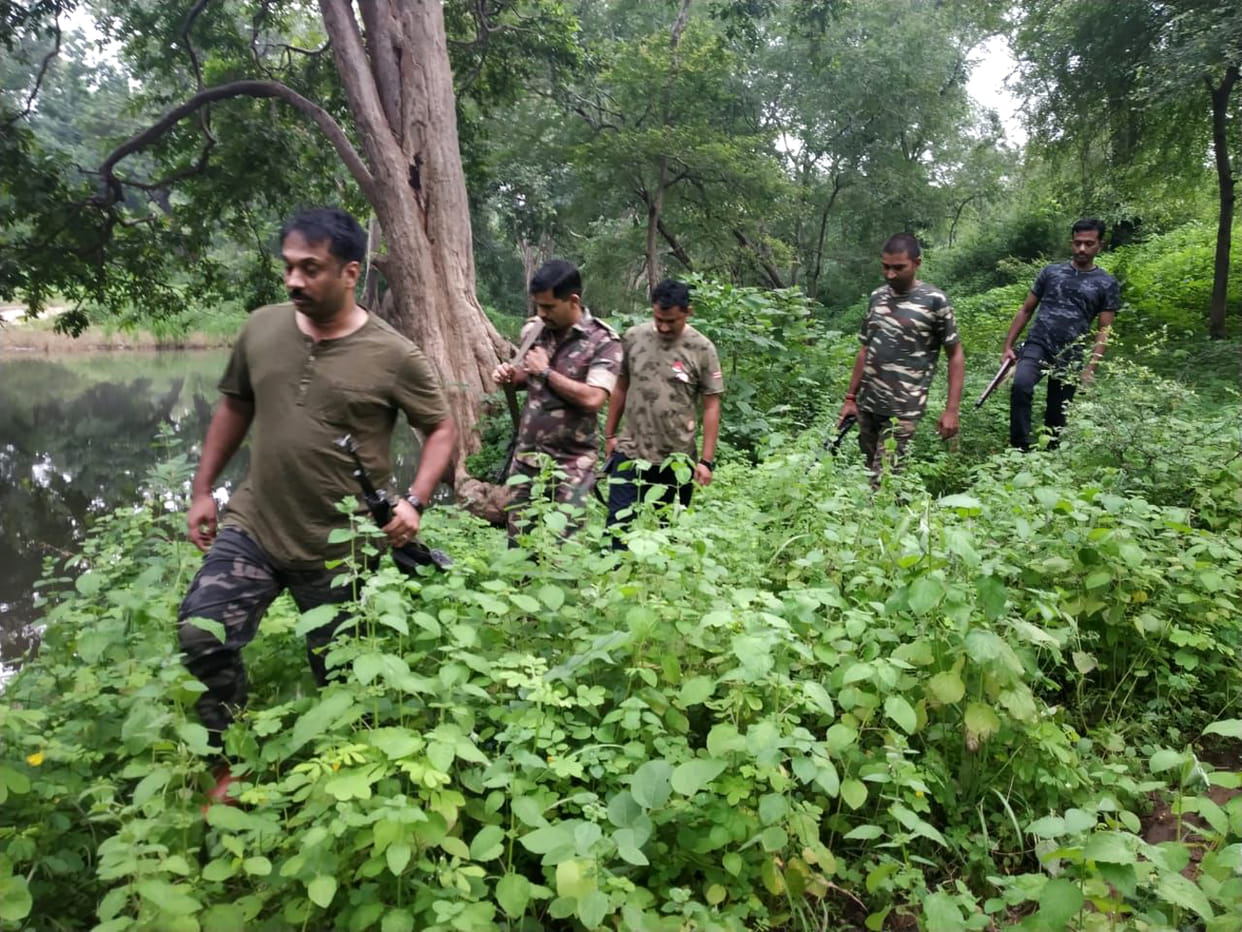 Gangster, gangster shot in notorious dacoit babuli col gang
