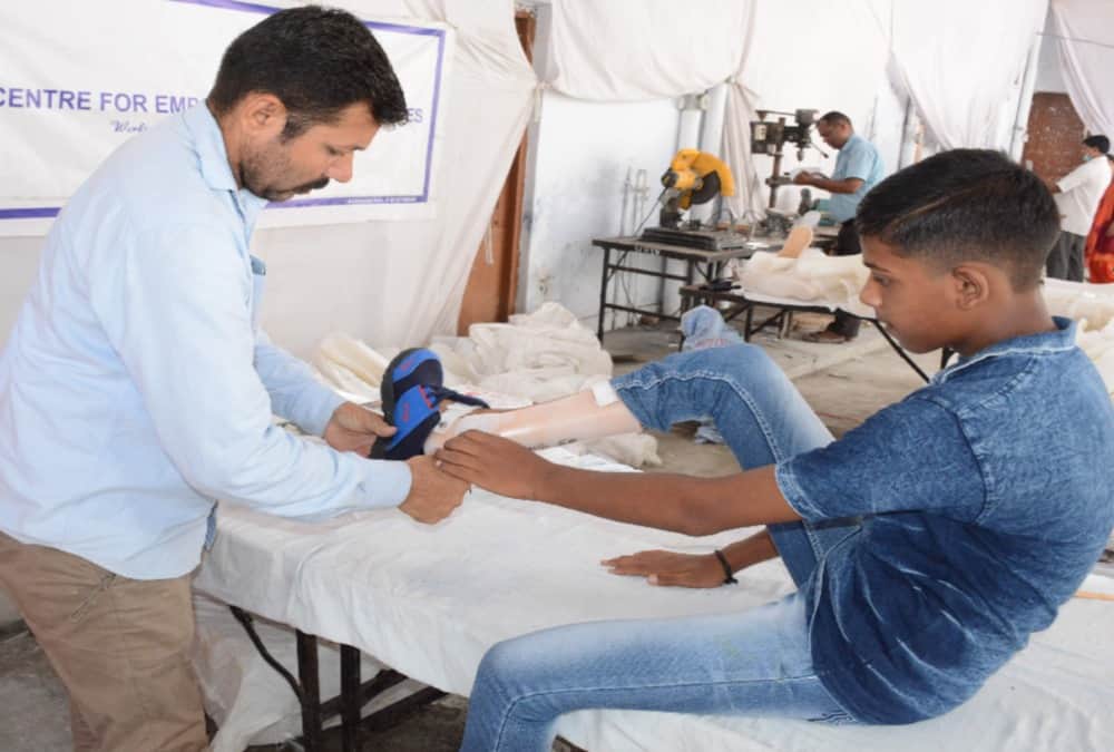 Amar ujala divyang shivir 2019 Artificial body parts given to 110 people in dehradun 