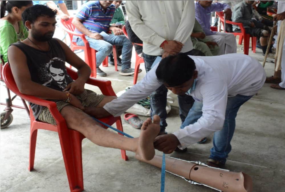 Amar ujala divyang shivir 2019 Artificial body parts given to 110 people in dehradun 