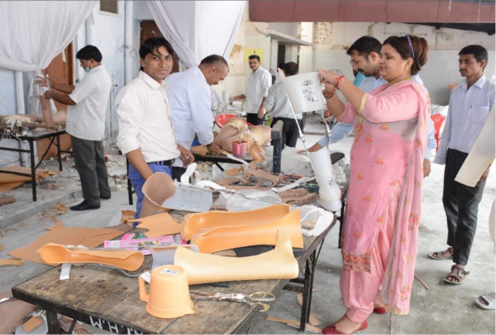 Amar ujala divyang shivir 2019 Artificial body parts given to 110 people in dehradun 