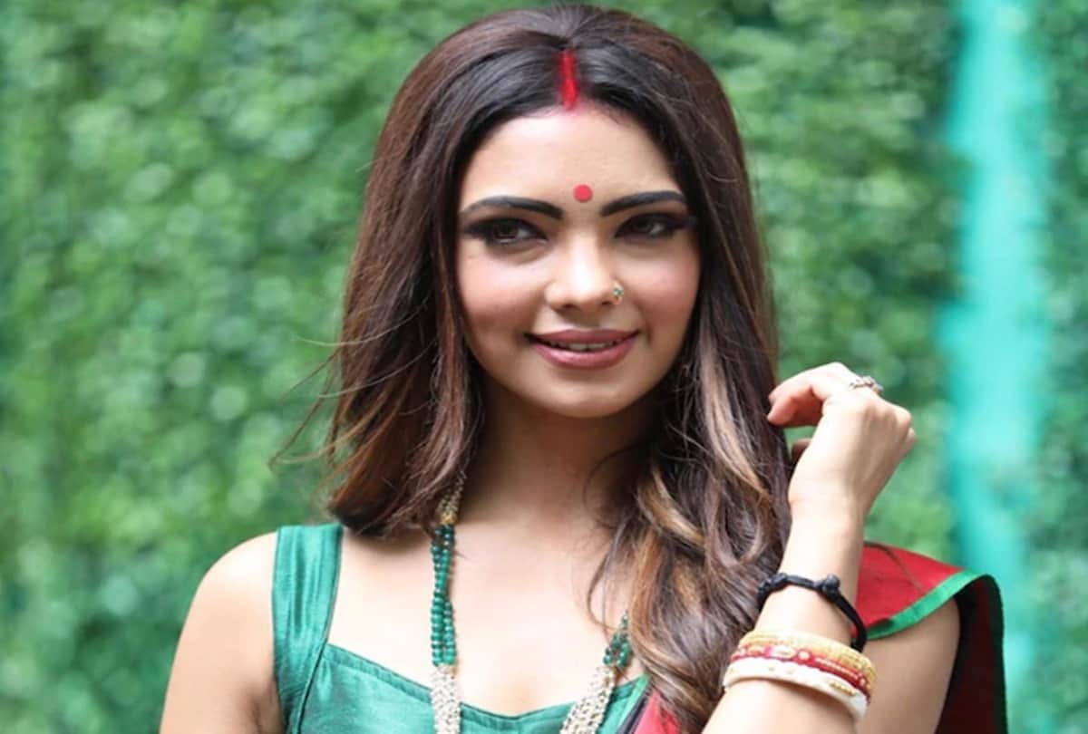 Pooja Banerjee quits Kumkum Bhagya gets farewell from team