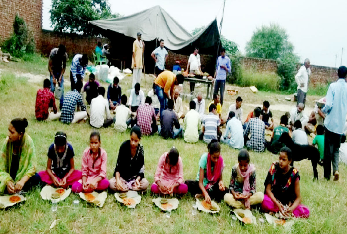 Mathura villagers shradh for peace of the cow's soul in pitru paksha 2019