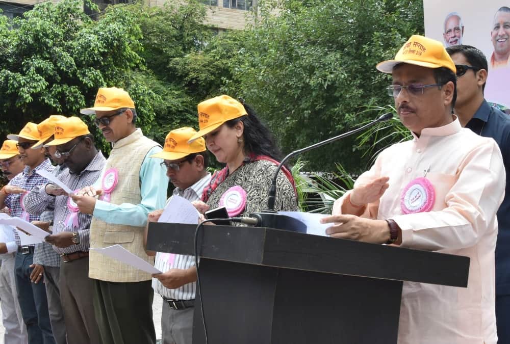 Ministers participate in cleanliness campaign in Lucknow.