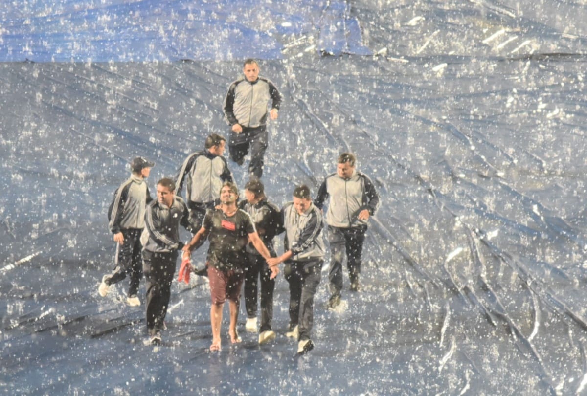 ind vs south africa: Uncontrollable spectators  jumped on the ground during rain in dharamshala