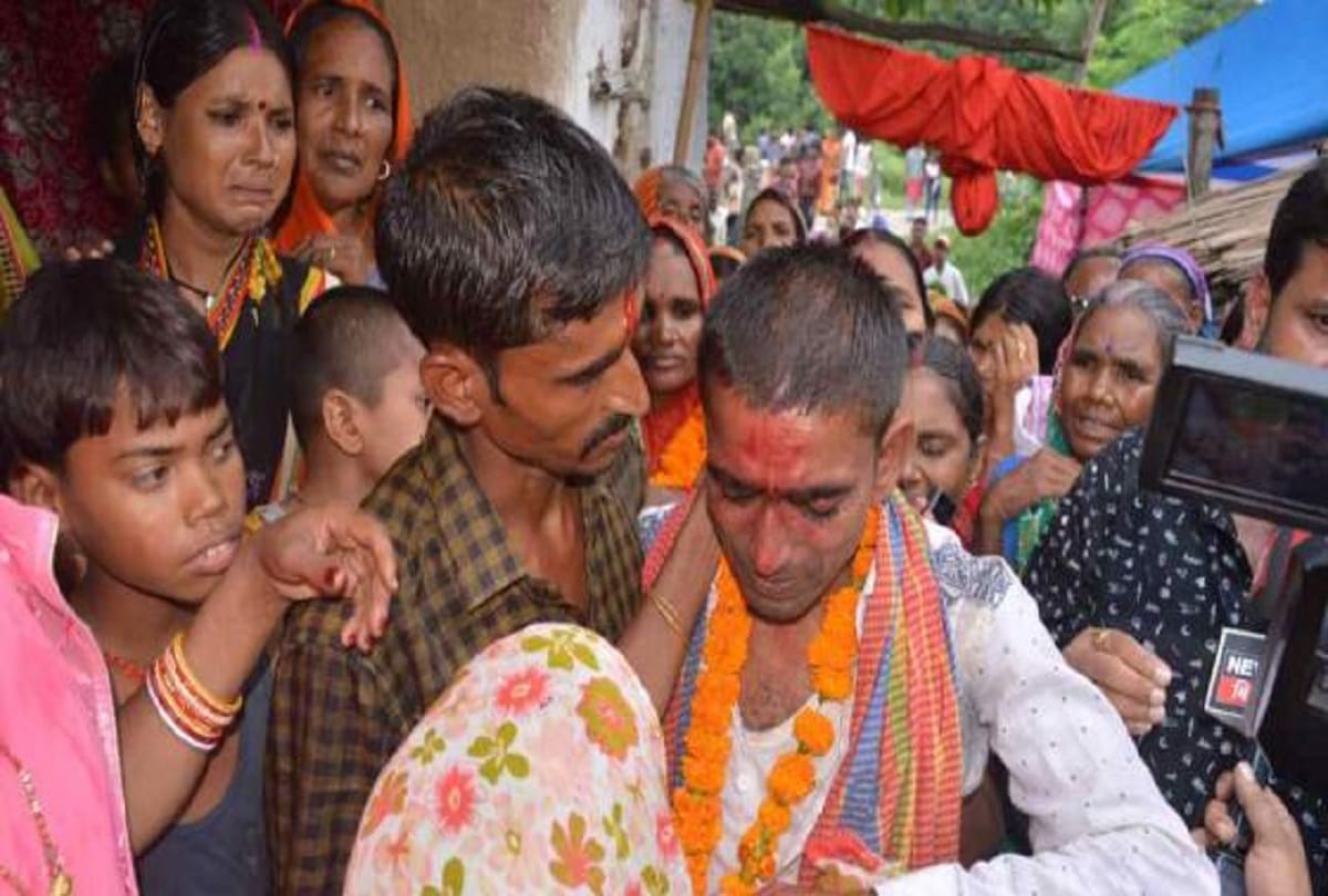 Darbhanga resident Satish Chaudhary released after 11 years from Bangladesh jail reached home