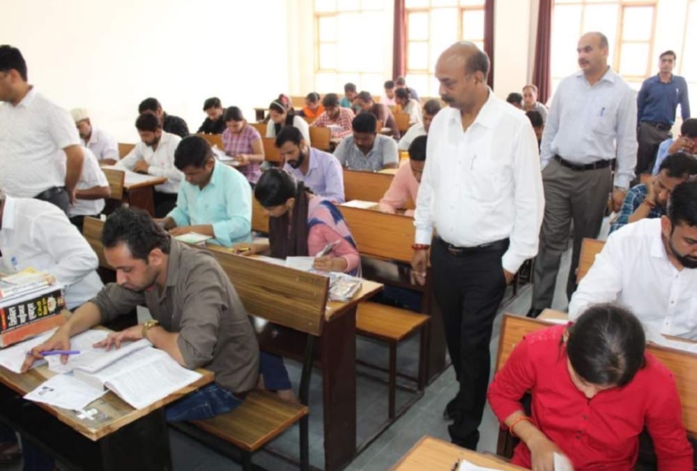 Students Doing All India Bar Exam to see Books in  uttaranchal university