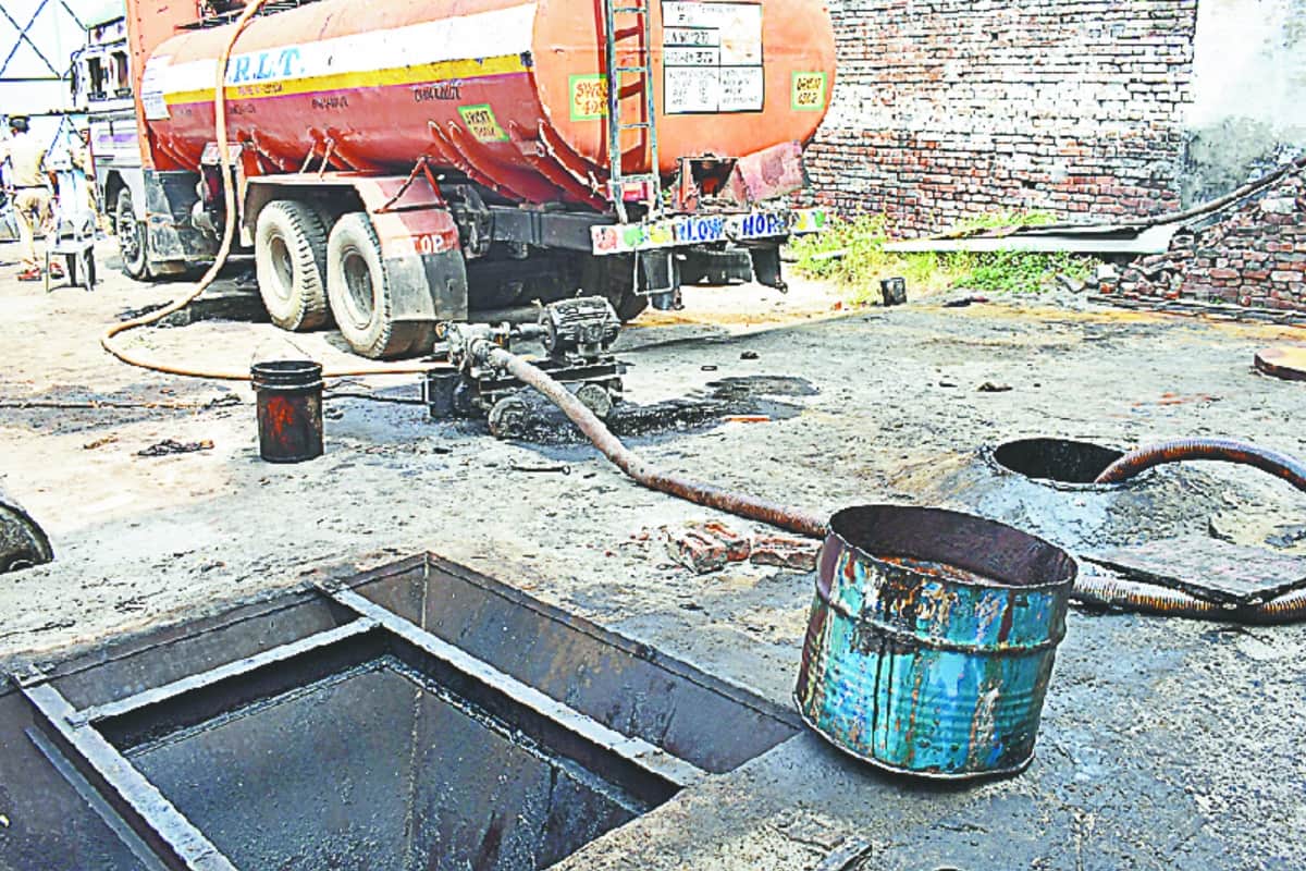 Fake Petrol-Diesel Case: Evidence has been collected against Sanjay but no action is being taken