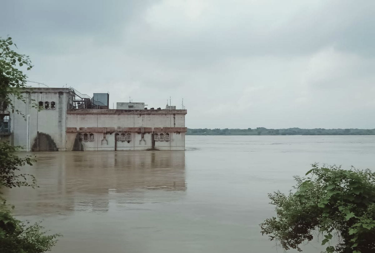 Flood threat in Chambal and Yamuna Agra administration issued alert