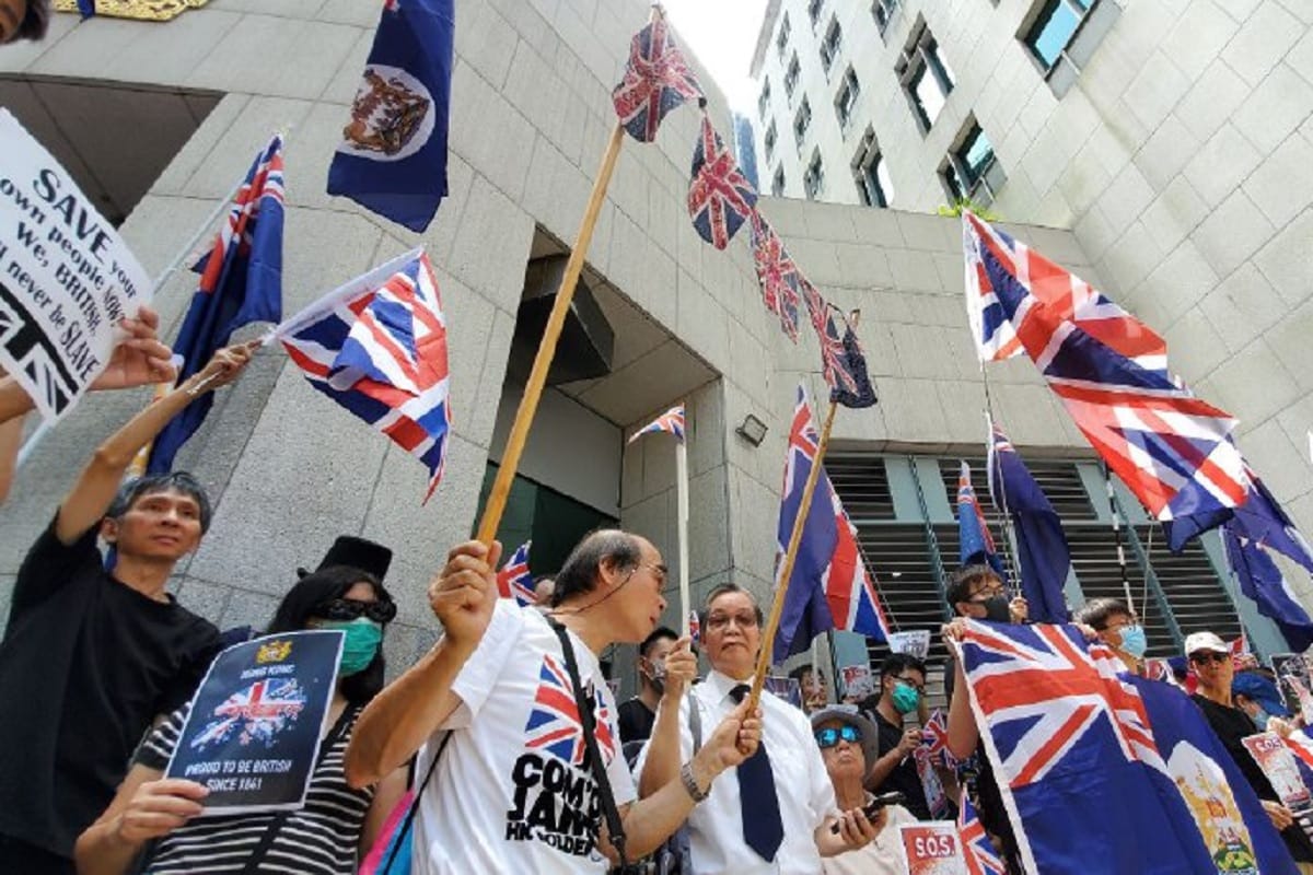 Hong Kong : Protesters rallied outside British Consulate appealing to save their country
