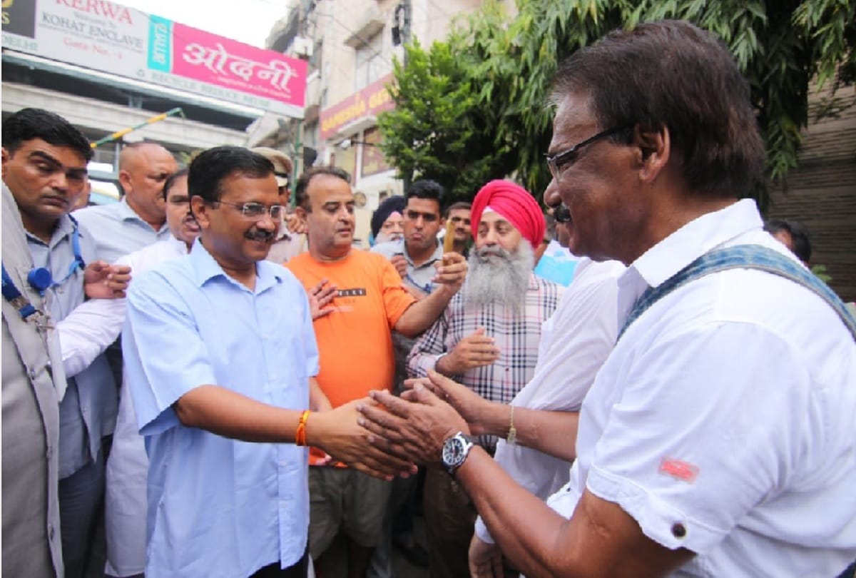 Delhi Government Campaigning over Dengue, Kejriwal reached to home