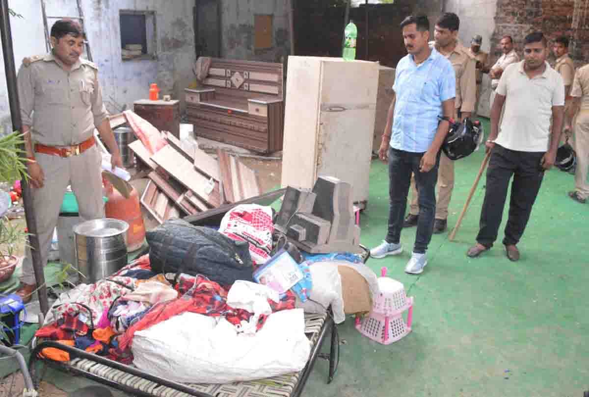 Some people caused uproar in the temple in presence of BJP leader
