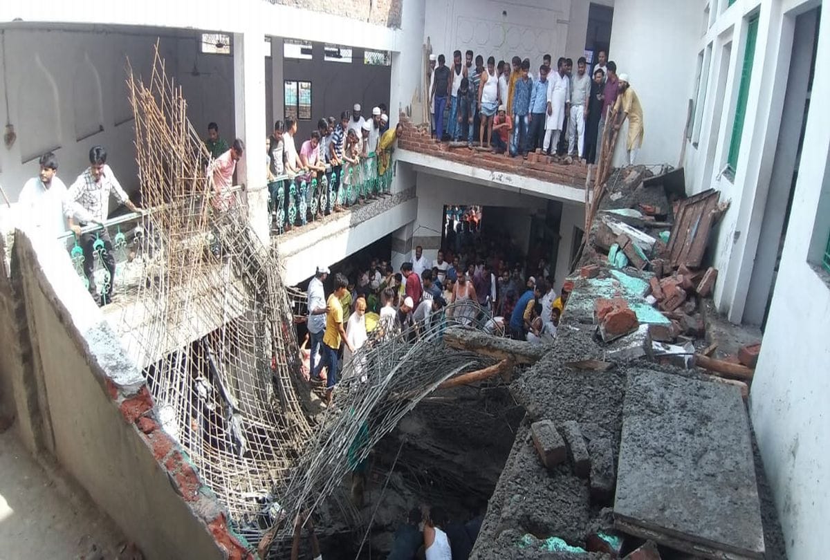 under construction mosque roof fell down in firozabad